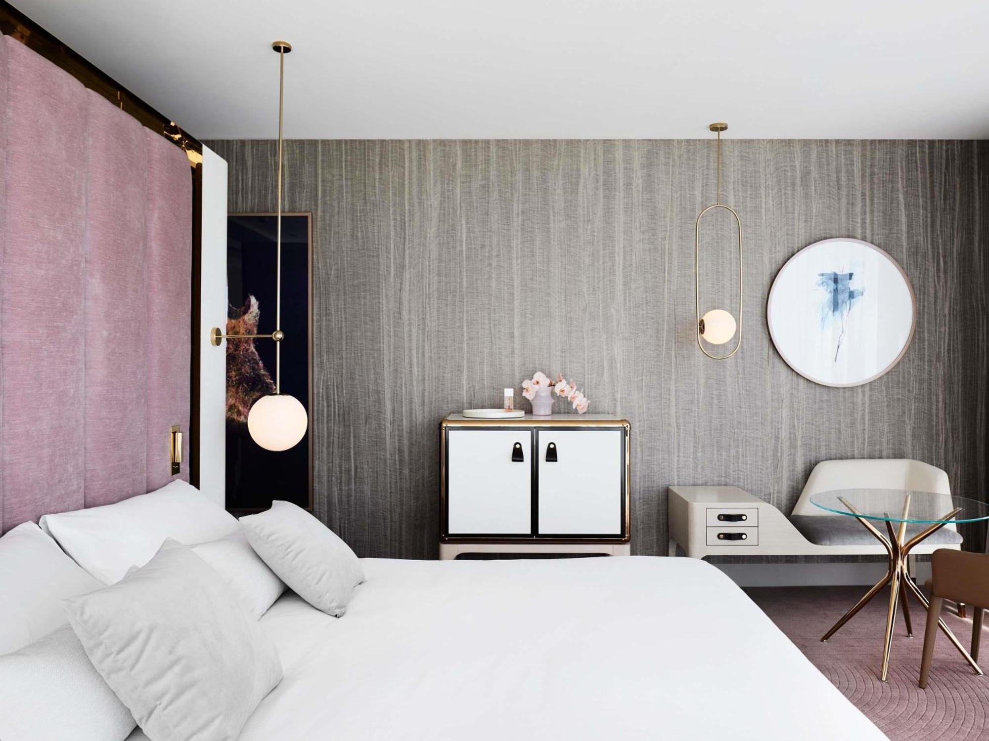 Deluxe King Suite